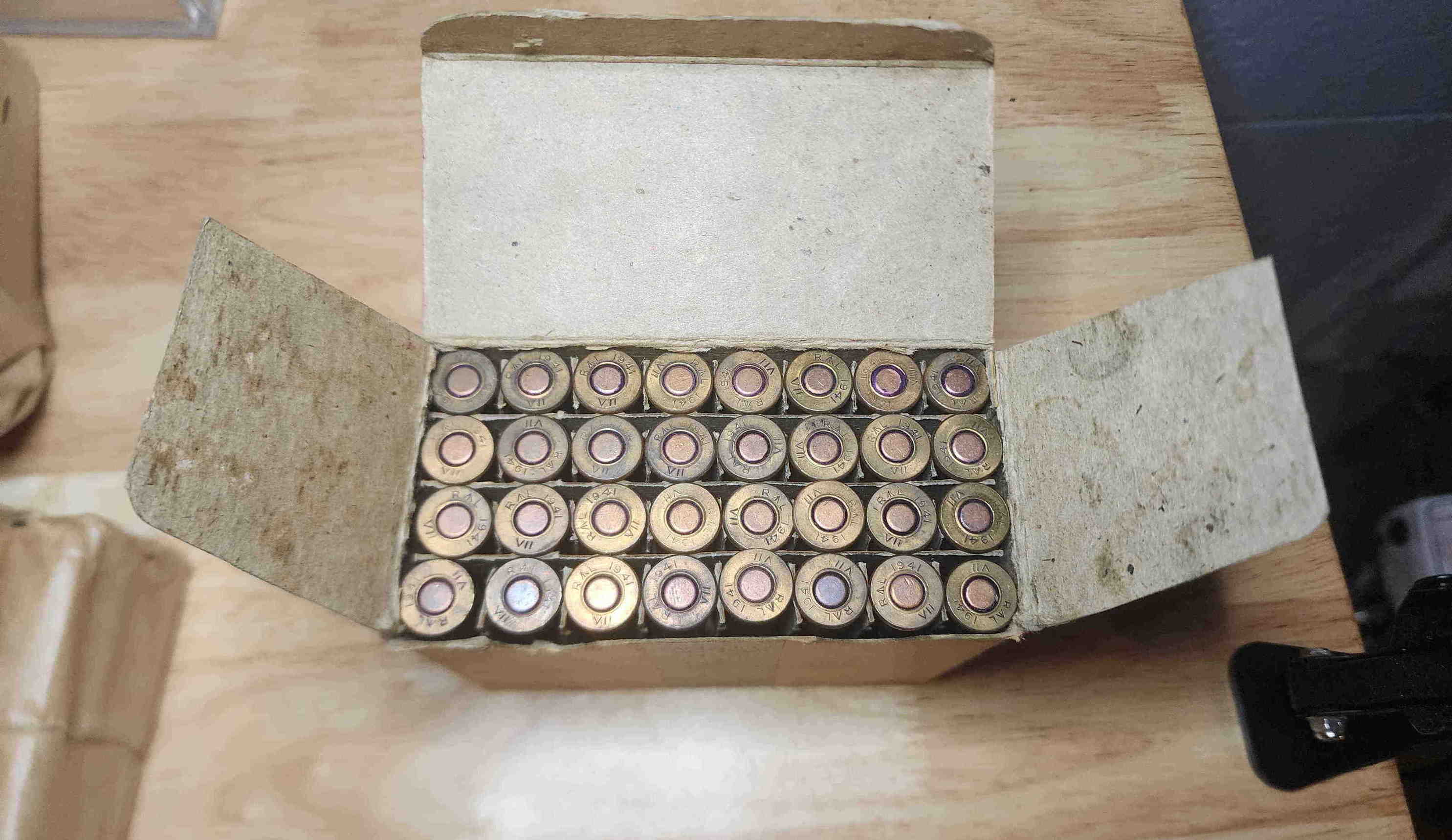 .303 Mk VII cartridges from the R↑L 1941 box, side profile