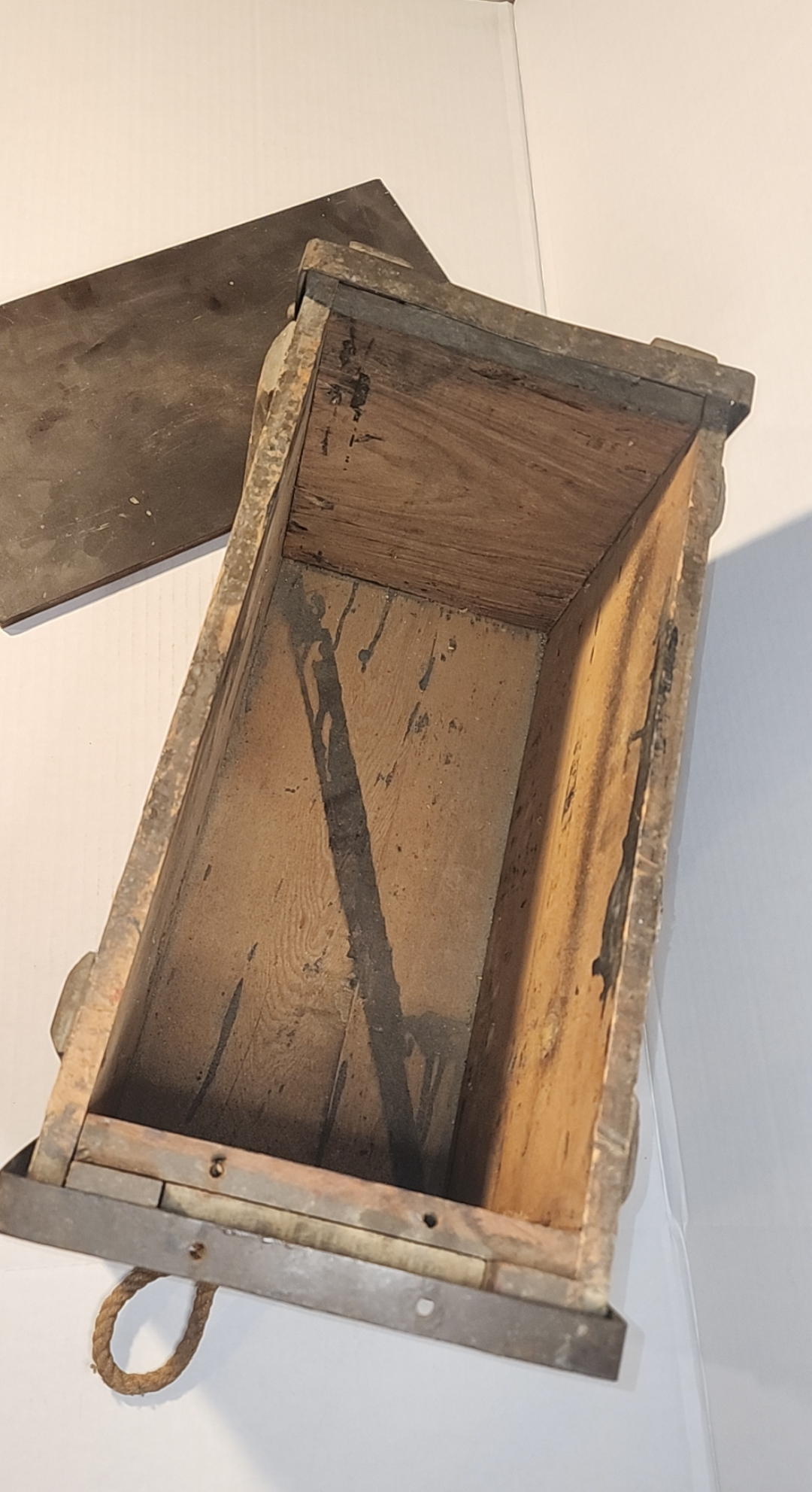 Top view with lid removed, showing the crate interior