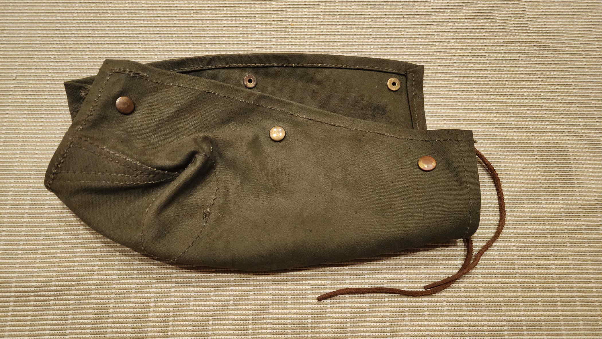 Overall exterior view of 1951 Enfield breech cover laid flat