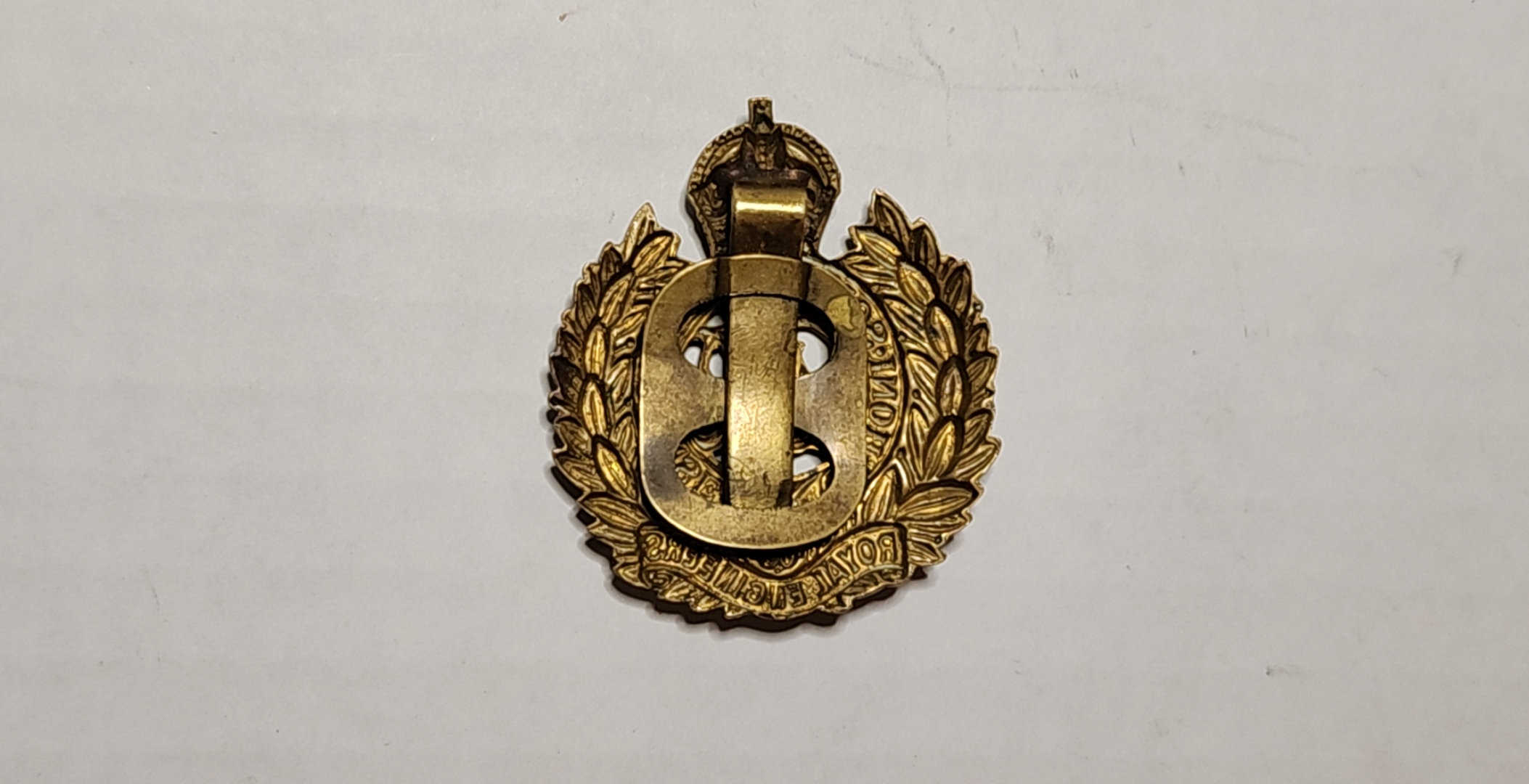 Royal Engineers cap badge, reverse, long rear slider fixing