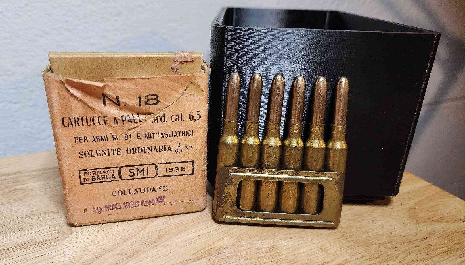 SMI ammunition box with Carcano cartridges