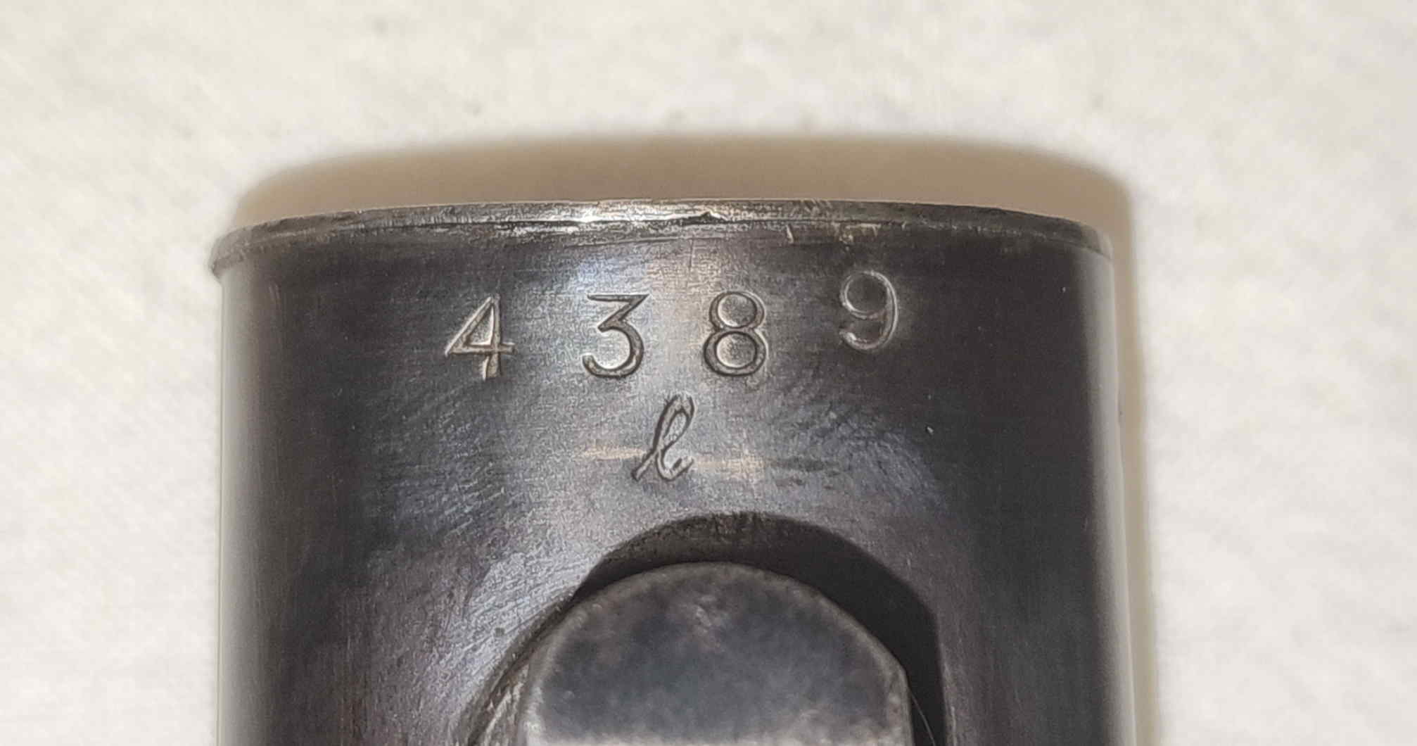 Serial number 4389 l on the 1939 E. u. F. Hörster scabbard