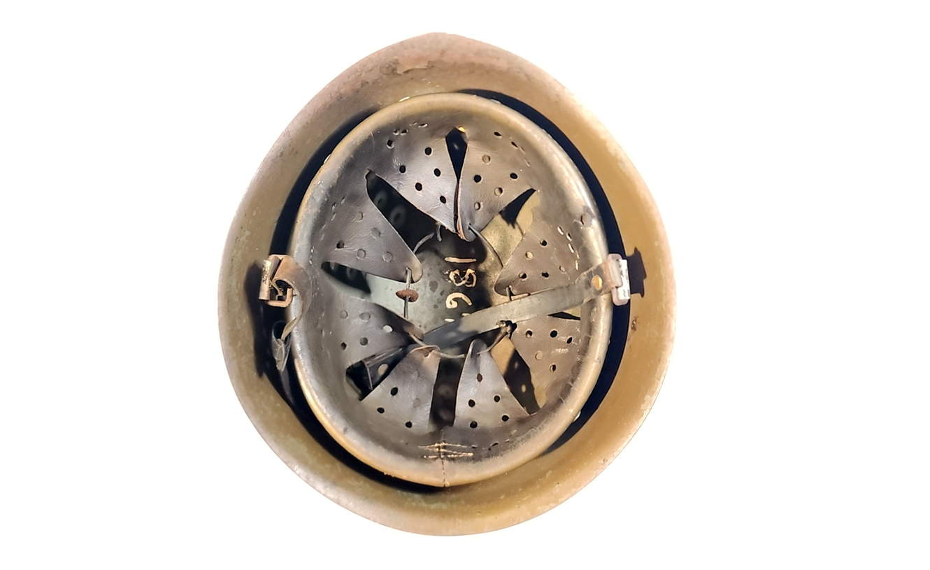 Interior liner of Italian M33 helmet