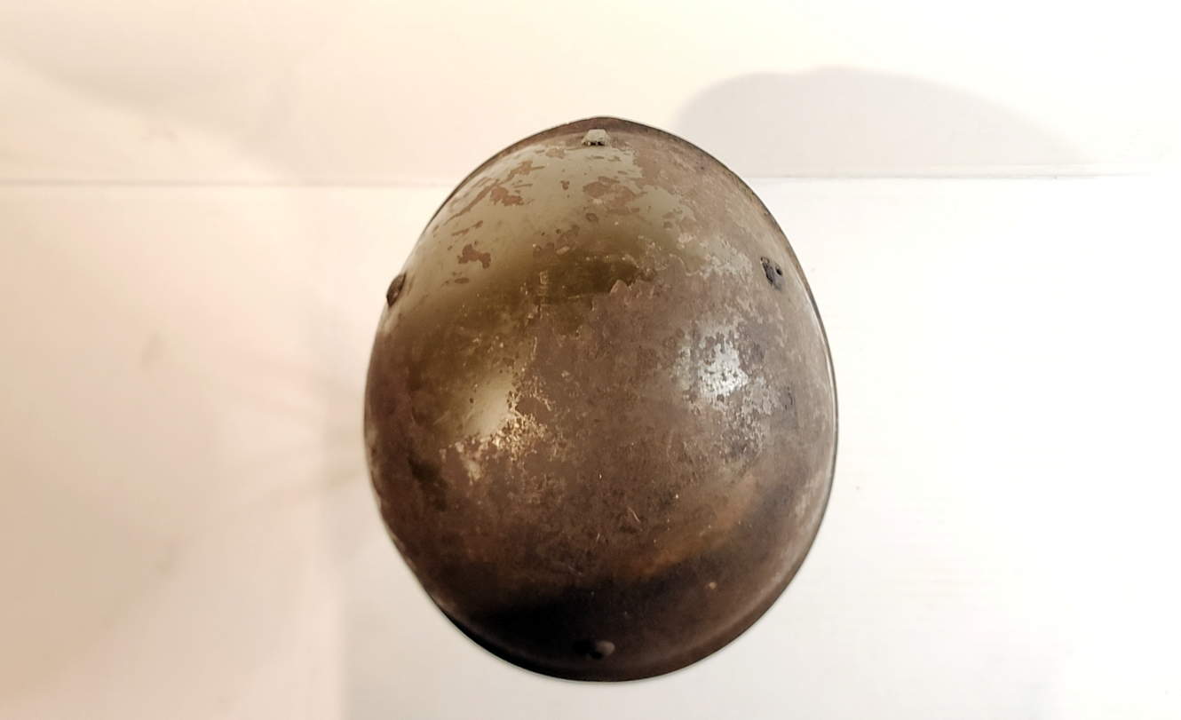 Top view of Italian M33 helmet