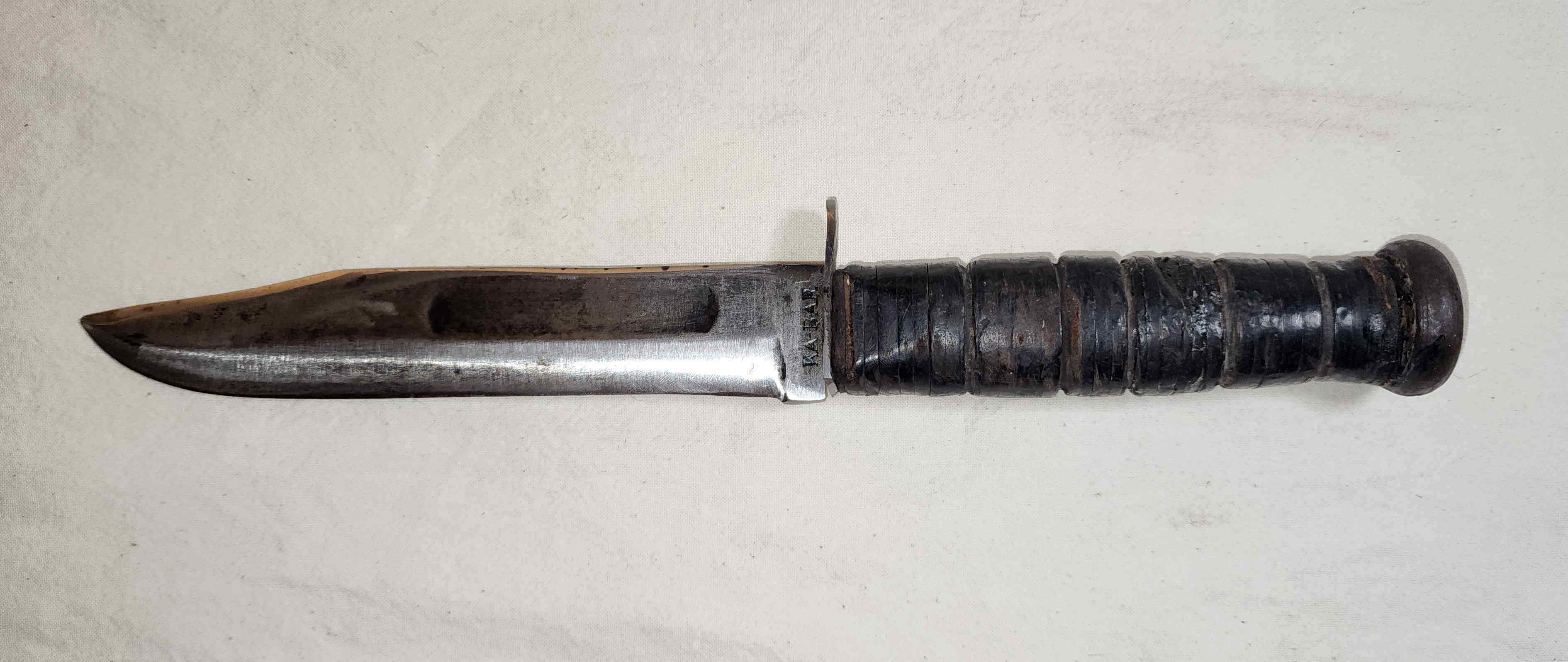 World War II U.S. Navy Mark 2 fighting and utility knife showing the KA-BAR-marked side