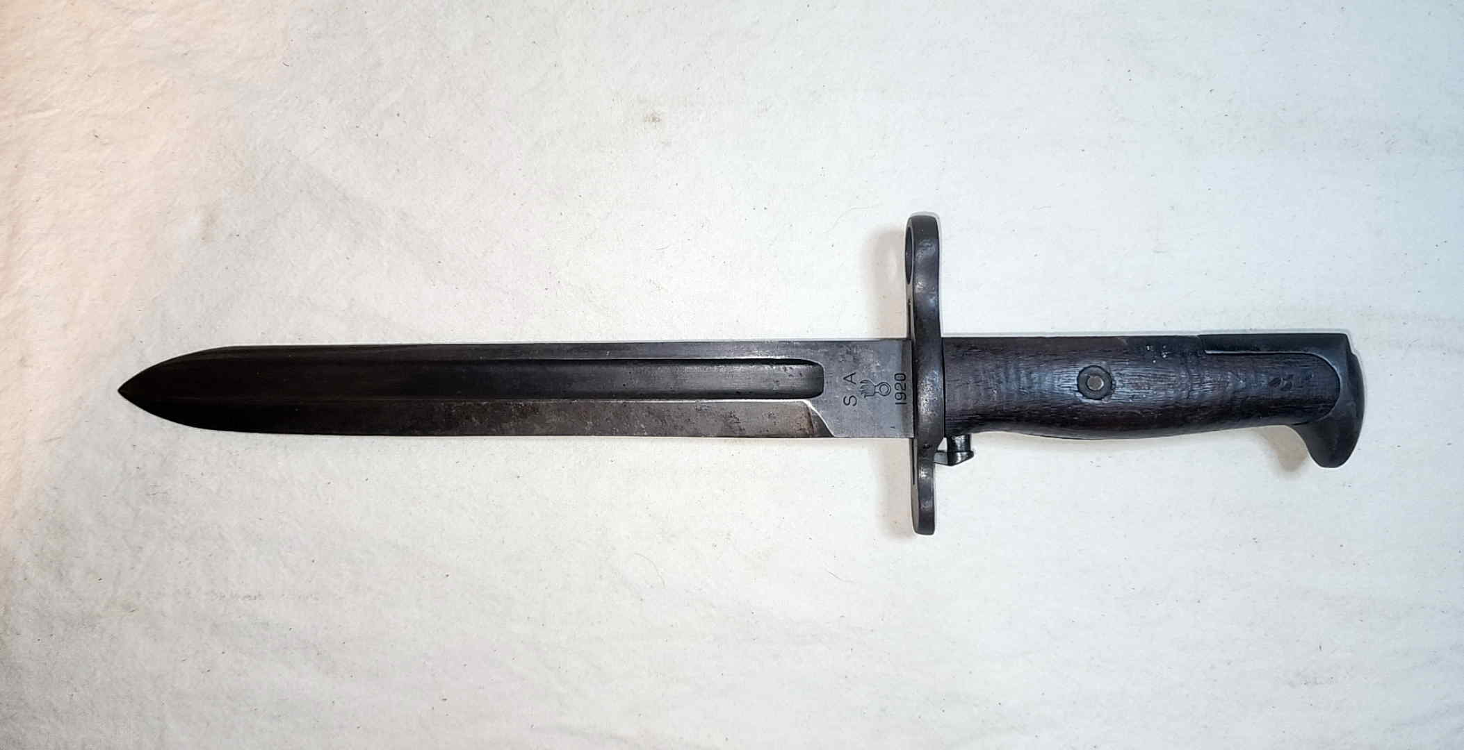 Springfield Armory Model 1905 bayonet showing the 1920 maker markings and shortened spear-point blade