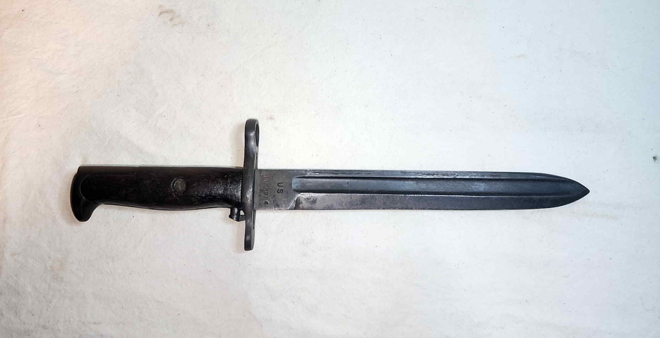 Opposite side of the shortened Model 1905 bayonet showing the US marking and serial number